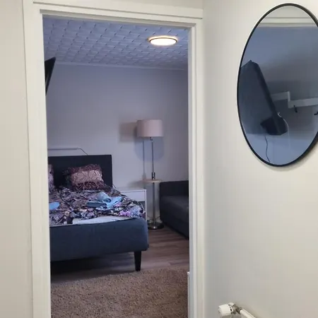 Kompakti Yksioe Numero 12 Pienkerrostalossa Lejlighed Pori