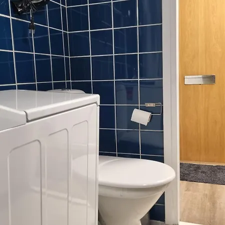 Kompakti Yksioe Numero 12 Pienkerrostalossa 아파트 *