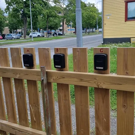 Kompakti Yksioe Numero 12 Pienkerrostalossa