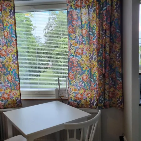 Kompakti Yksioe Numero 12 Pienkerrostalossa 아파트 *