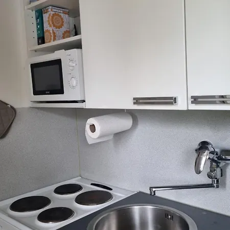 Kompakti Yksioe Numero 12 Pienkerrostalossa *