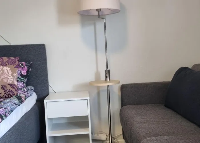 Lägenhet Kompakti Yksioe Numero 12 Pienkerrostalossa Björneborg