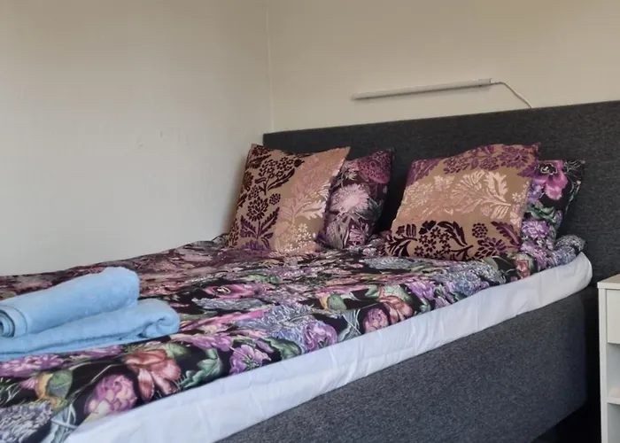 Kompakti Yksioe Numero 12 Pienkerrostalossa Björneborg