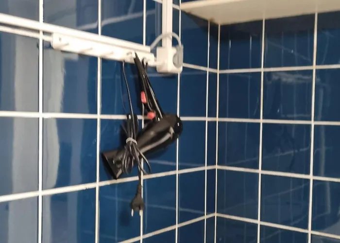 Kompakti Yksioe Numero 12 Pienkerrostalossa Appartement