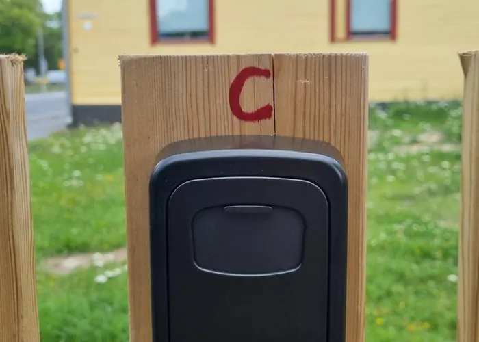 Kompakti Yksioe Numero 12 Pienkerrostalossa Björneborg