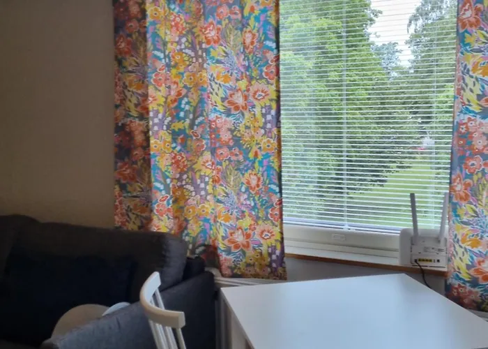 Kompakti Yksioe Numero 12 Pienkerrostalossa Appartement